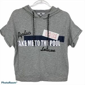 𝅺APLUS by a02 Short Sleeve Graphic Hoodie Size M